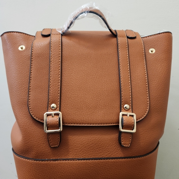 Tan backpack - Picture 2 of 4